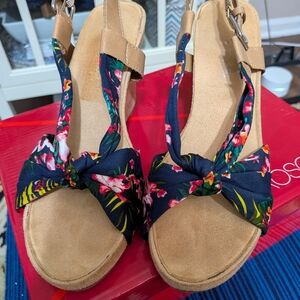Floral Tan Wedge Sandals